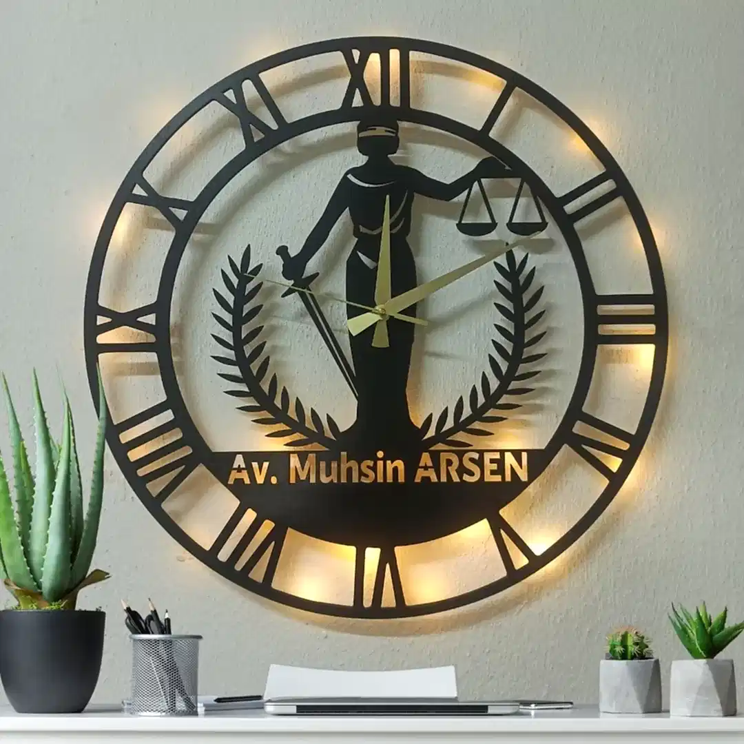 Avukatlara İsim Yazılabilir Işıklı Modern Ofis Duvar Saati - Görsel 3