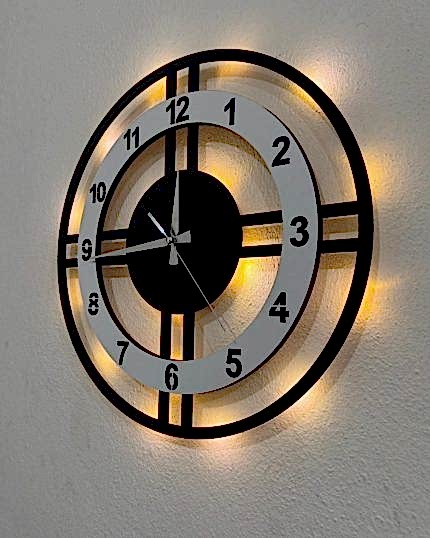 Beyaz çemberli ışıklı modern çift çizgili dekoratif duvar saati