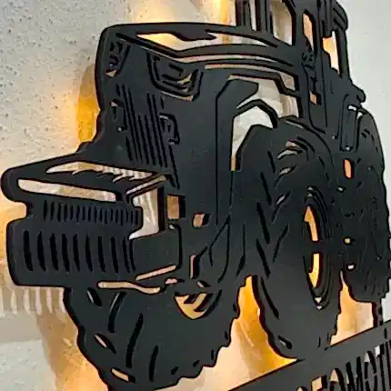 Kişiye özel traktör temalı LED ışıklı 50 cm 5 mm MDF dekoratif duvar tablosu.